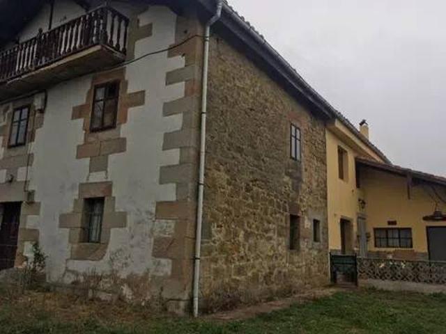 Casa rústica / Caserío en Venta en Arija