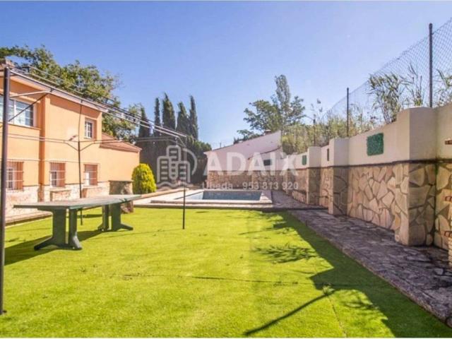 Casa rústica / Caserío en Venta en Baeza