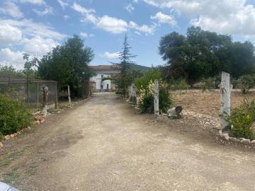 Casa rústica / Caserío en Venta en Benalúa de las Villas