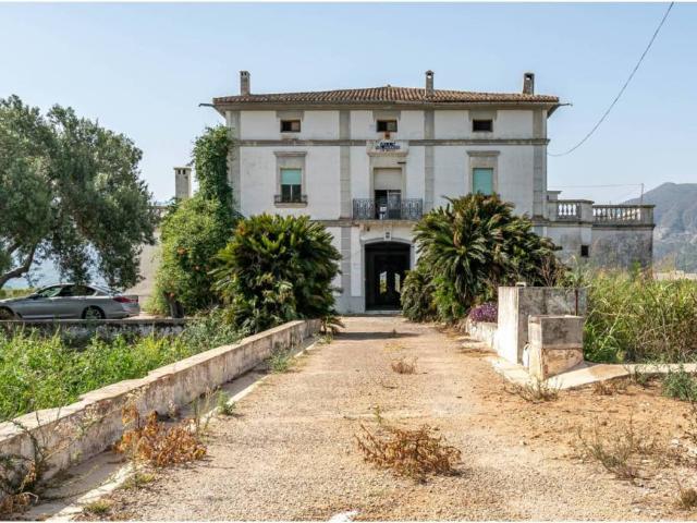 Casa rústica / Caserío en Venta en Benifairó de La Valldigna