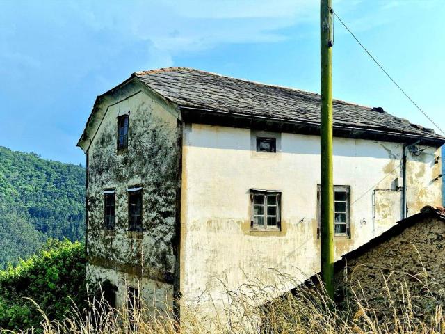 Casa rústica / Caserío en Venta en Boal