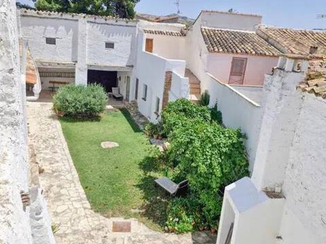 Casa rústica / Caserío en Venta en Botorrita