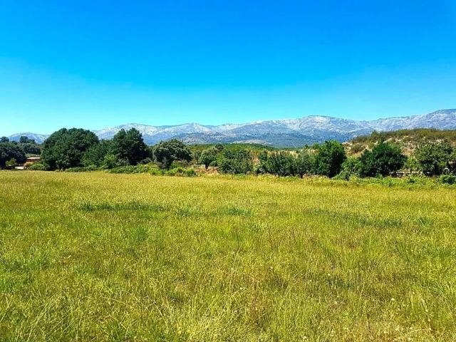 Casa rústica / Caserío en Venta en Candeleda
