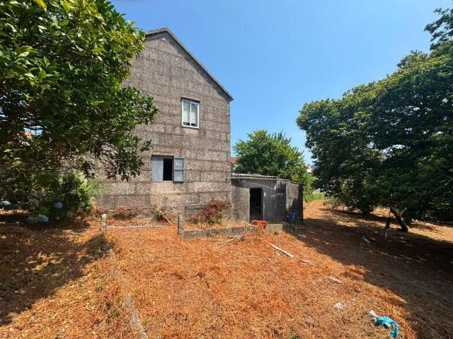 Casa rústica / Caserío en Venta en Cangas