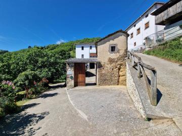 Casa rústica / Caserío en Venta en Cangas del Narcea