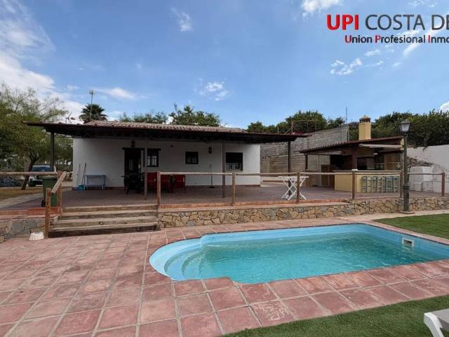 Casa rústica / Caserío en Venta en Cártama