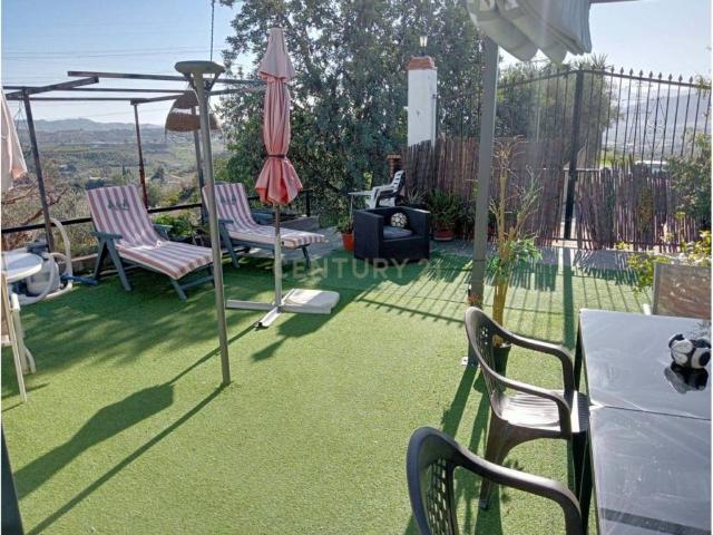 Casa rústica / Caserío en Venta en Cártama
