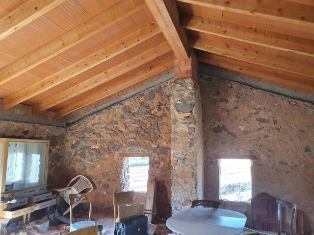 Casa rústica / Caserío en Venta en Castellnovo