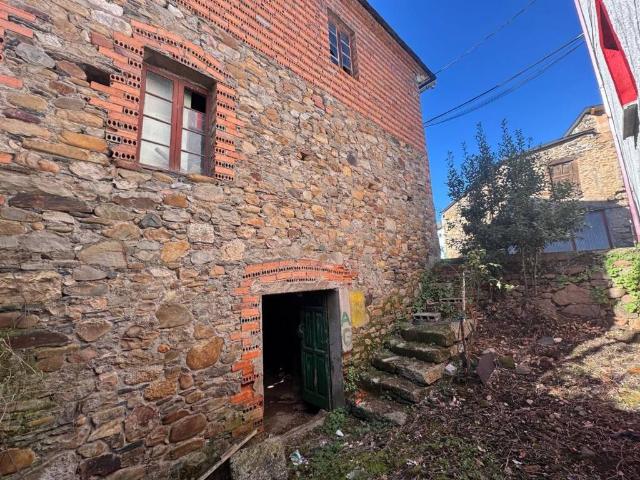 Casa rústica / Caserío en Venta en Congosto