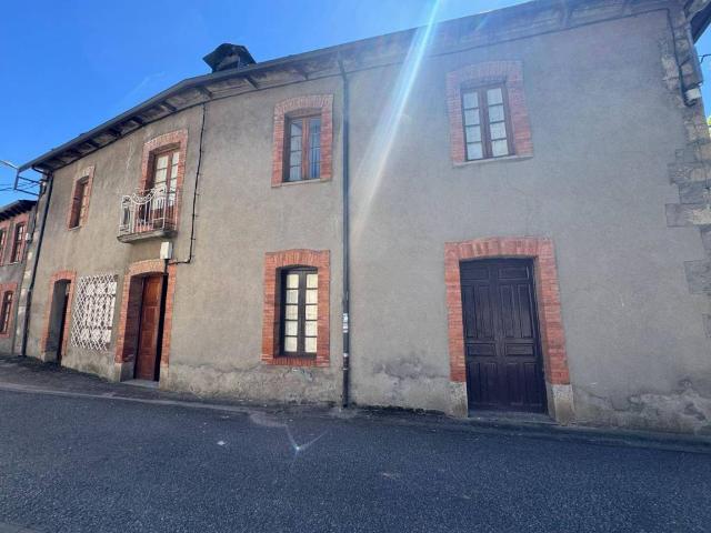 Casa rústica / Caserío en Venta en Congosto