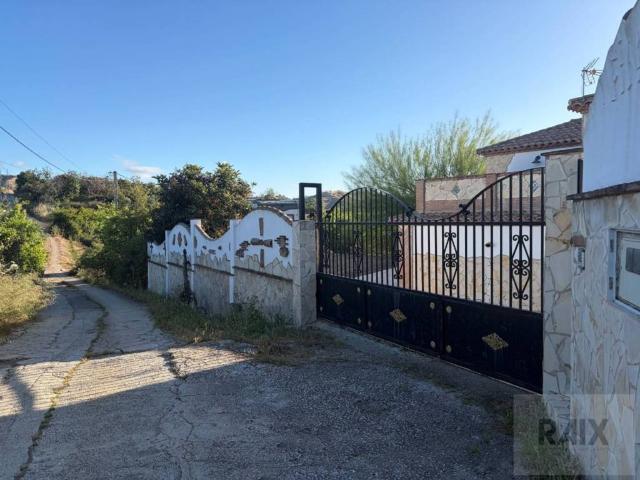 Casa rústica / Caserío en Venta en Coín