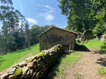 Casa rústica / Caserío en Venta en Corvera de Toranzo