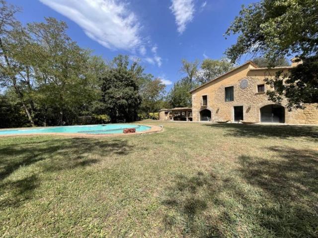 Casa rústica / Caserío en Venta en Cornellà del Terri