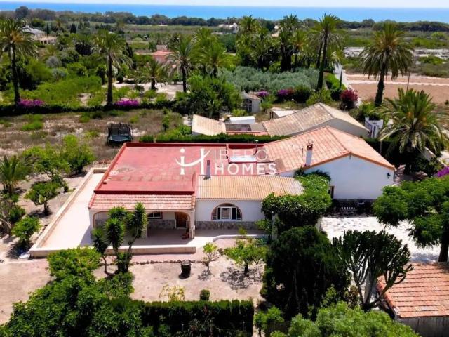 Casa rústica / Caserío en Venta en Elche Elx