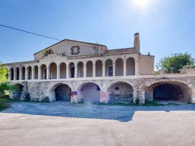 Casa rústica / Caserío en Venta en Forallac
