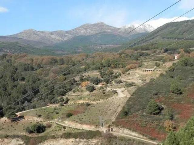 Casa rústica / Caserío en Venta en Guisando