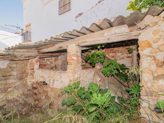 Casa rústica / Caserío en Venta en Iznájar