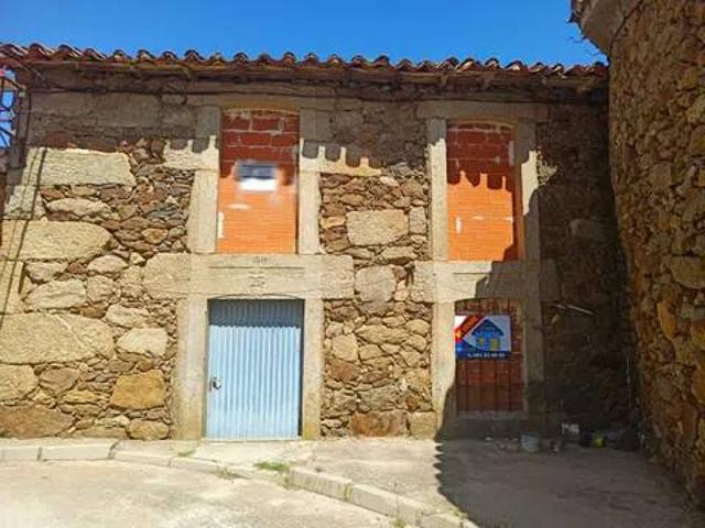 Casa rústica / Caserío en Venta en La Horcajada