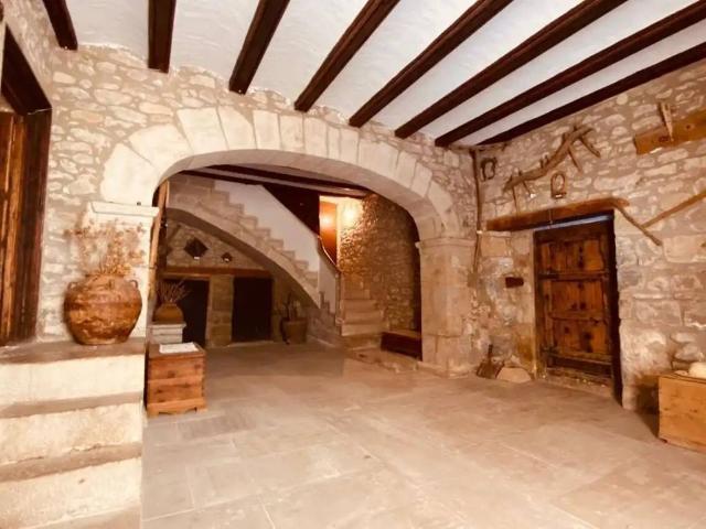 Casa rústica / Caserío en Venta en La Mata de Morella