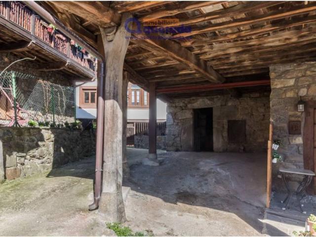 Casa rústica / Caserío en Venta en Lena