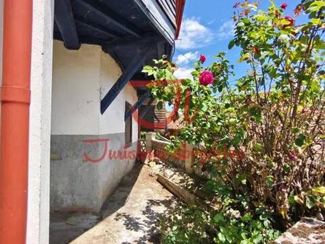Casa rústica / Caserío en Venta en Lena