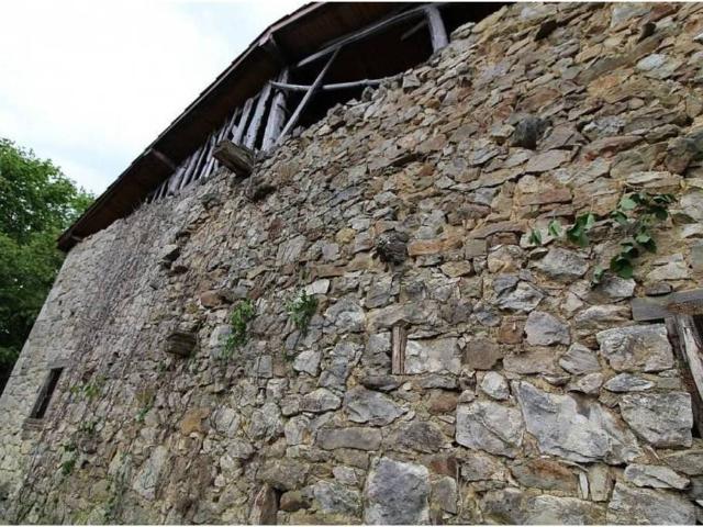 Casa rústica / Caserío en Venta en Lena