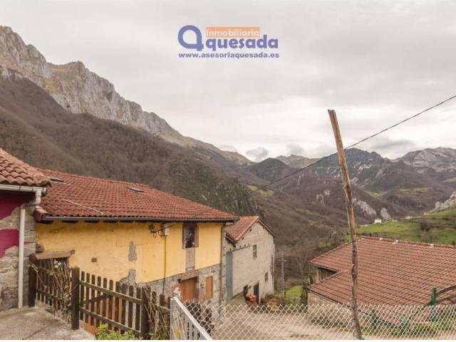 Casa rústica / Caserío en Venta en Lena
