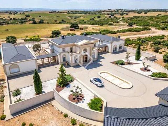 Casa rústica / Caserío en Venta en Lezuza
