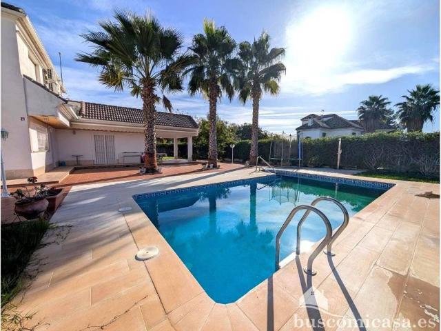 Casa rústica / Caserío en Venta en Linares