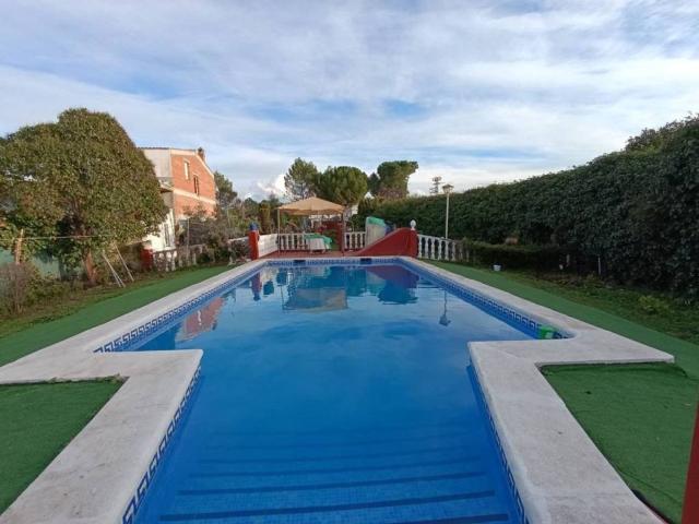 Casa rústica / Caserío en Venta en Linares