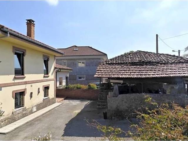 Casa rústica / Caserío en Venta en Llanera