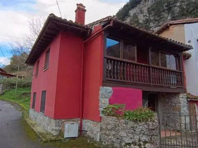 Casa rústica / Caserío en Venta en Llanes