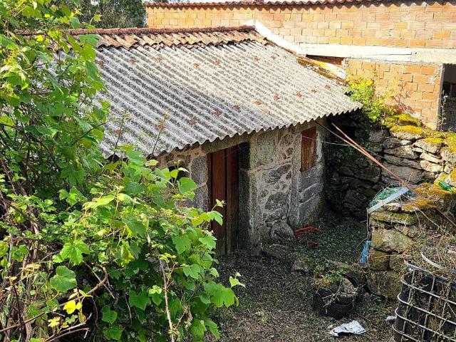 Casa rústica / Caserío en Venta en Meis