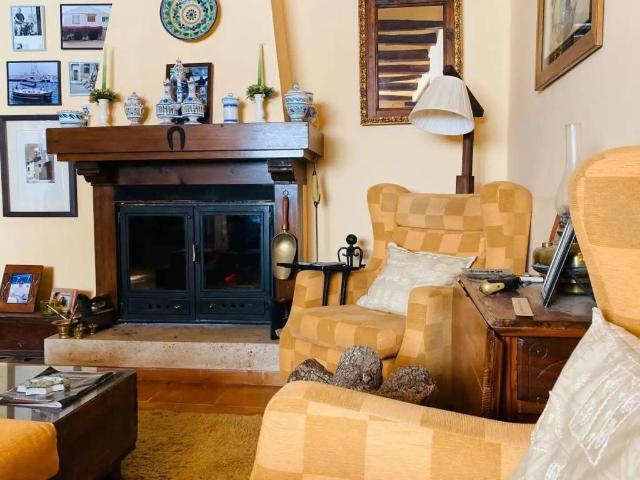 Casa rústica / Caserío en Venta en Miravete de la Sierra