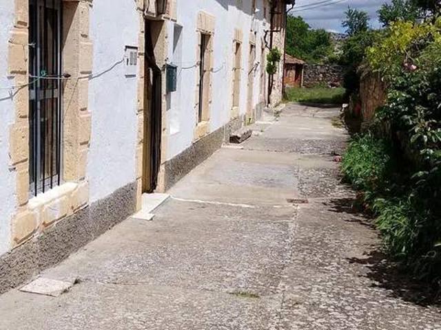 Casa rústica / Caserío en Venta en Moral de Hornuez