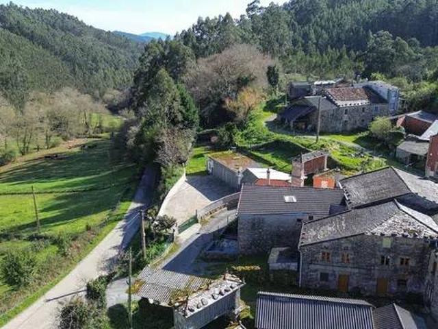 Casa rústica / Caserío en Venta en O Valadouro