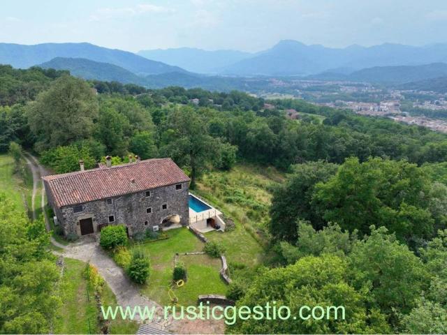 Casa rústica / Caserío en Venta en Olot