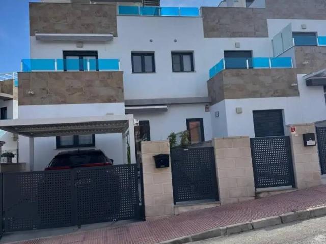 Casa rústica / Caserío en Venta en Orihuela