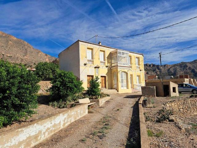 Casa rústica / Caserío en Venta en Orihuela