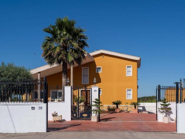 Casa rústica / Caserío en Venta en Orihuela