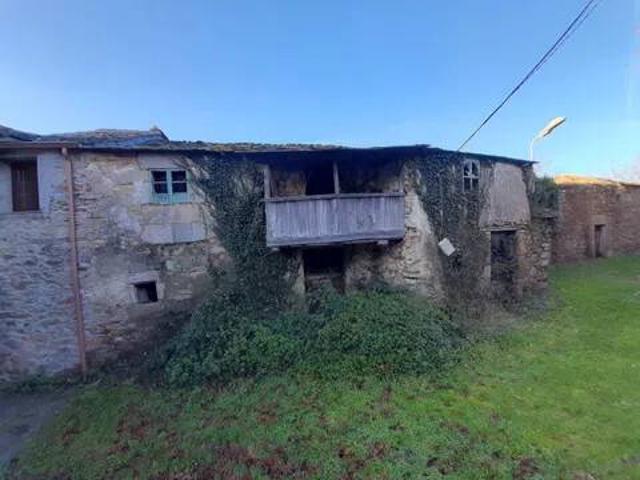 Casa rústica / Caserío en Venta en Ourol