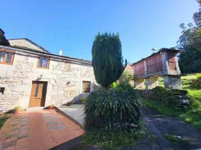 Casa rústica / Caserío en Venta en Ourol