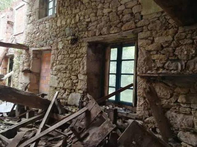 Casa rústica / Caserío en Venta en Ourol