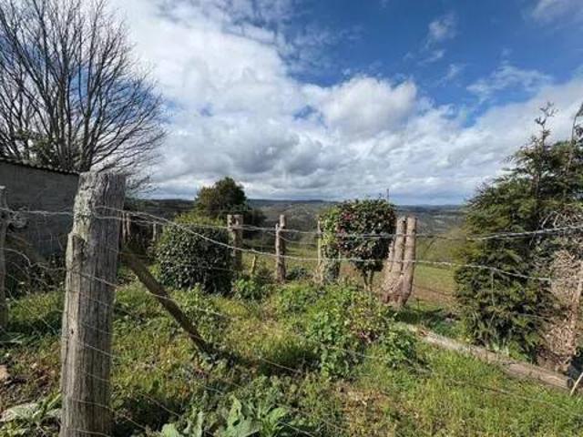 Casa rústica / Caserío en Venta en Ourol