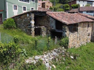 Casa rústica / Caserío en Venta en Parres