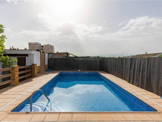 Casa rústica / Caserío en Venta en Pinos Puente