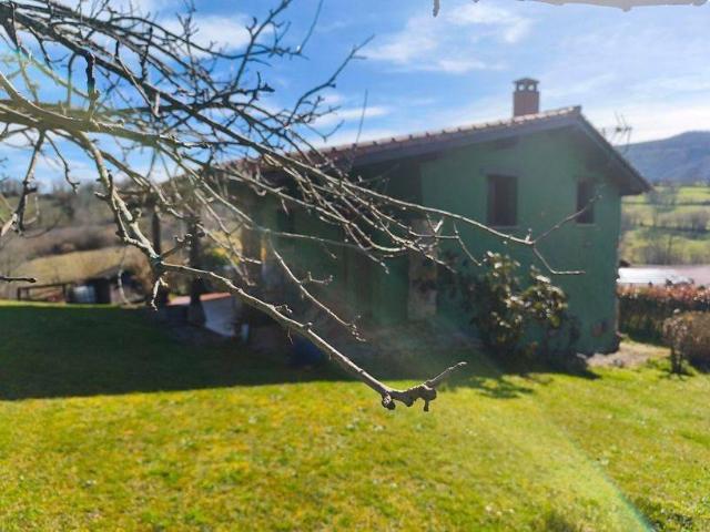 Casa rústica / Caserío en Venta en Piloña