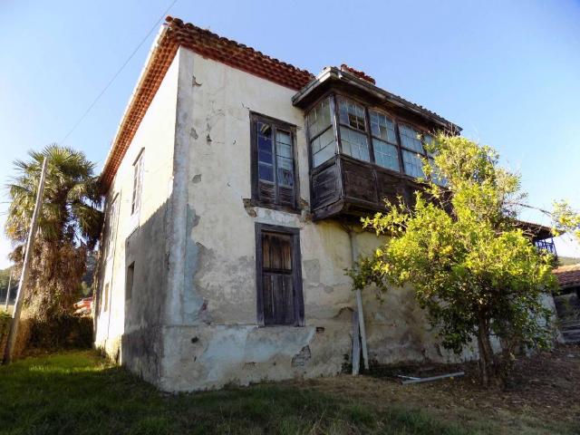 Casa rústica / Caserío en Venta en Pravia