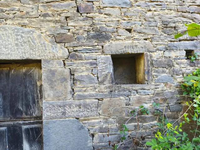 Casa rústica / Caserío en Venta en Quirós