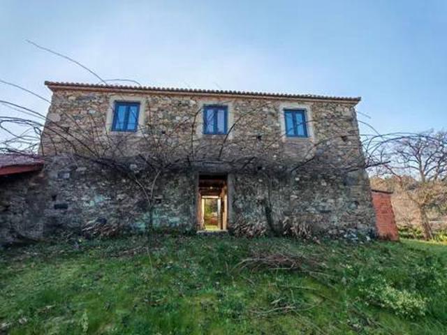 Casa rústica / Caserío en Venta en Santiso